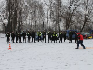 Strażnicy ćwiczyli ratownictwo wodno-lodowe