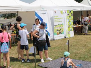 Uczestnicy pikniku rodzinnego Ekoodpowiedzialnie 2019