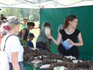 Uczestnicy pikniku rodzinnego Ekoodpowiedzialnie 2019