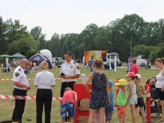 Uczestnicy pikniku rodzinnego Ekoodpowiedzialnie 2019