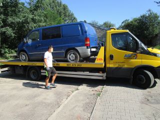 Auto retro, które trafiło na parking strzeżony