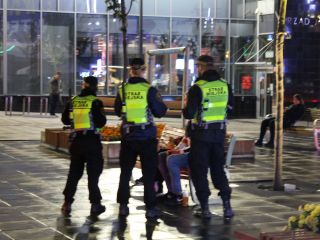 Patrol straży miejskiej podczas interwencji -  Rynek w Katowicach